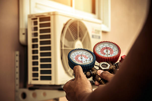 Professional Ac Installation technician working in Clear Lake, WA